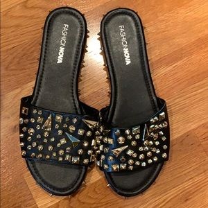 FASHIONNOVA SLIDES WITH STUDS